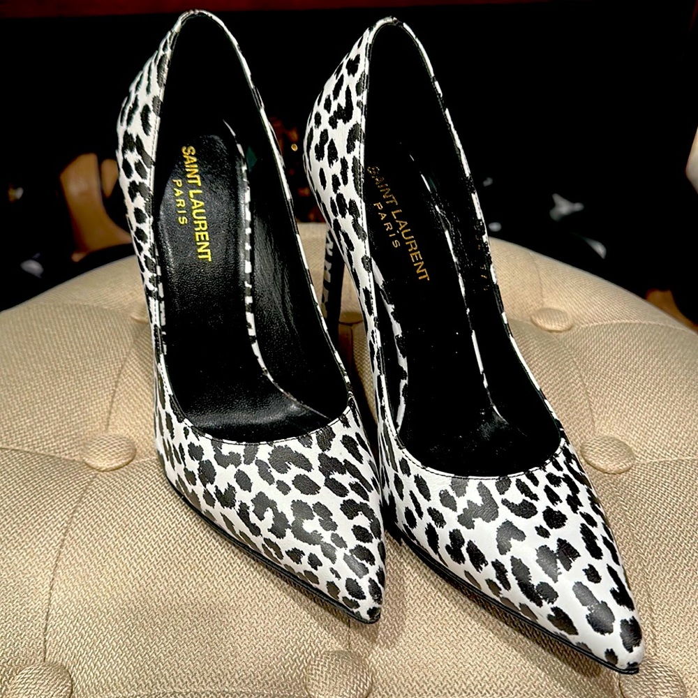 Saint Laurent Hills Leopard Pumps - A Striking Blend of Edge and Elegance! 37.5